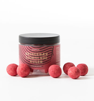 Lakriskuler med sjokolade og bringebær Lakriskuler med sjokolade og bringebær